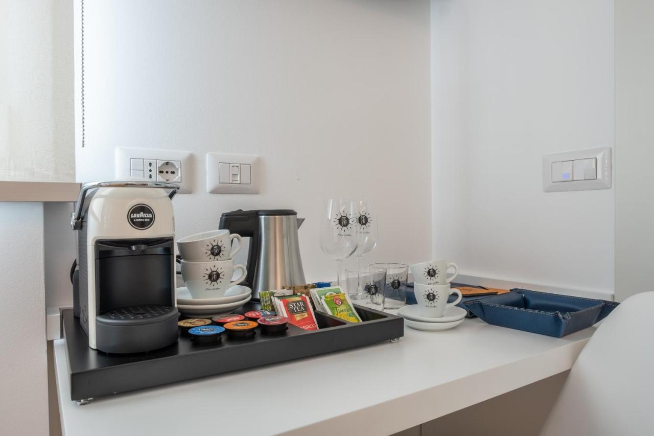 Helios Guest House カリアリ エクステリア 写真