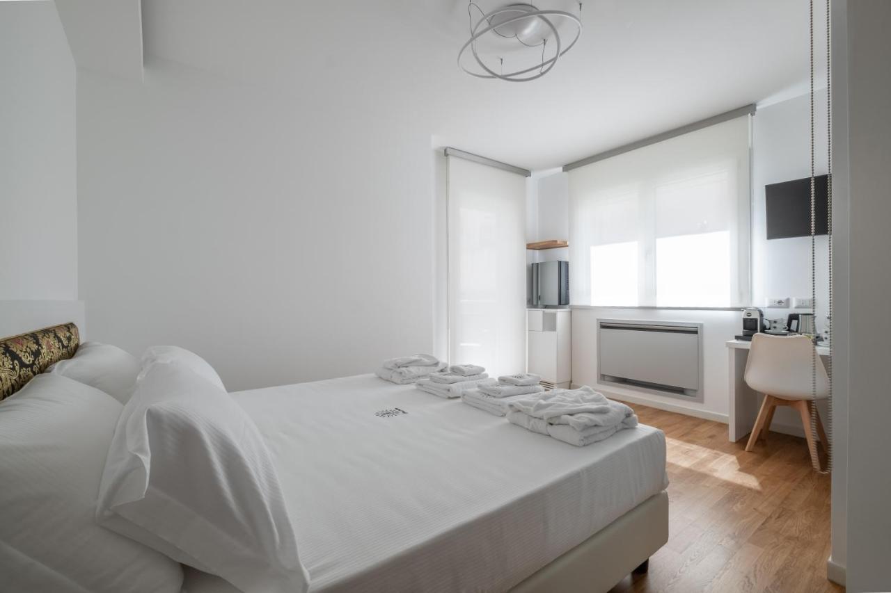 Helios Guest House カリアリ エクステリア 写真