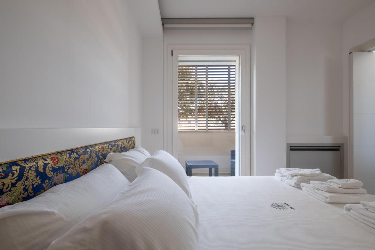 Helios Guest House カリアリ エクステリア 写真